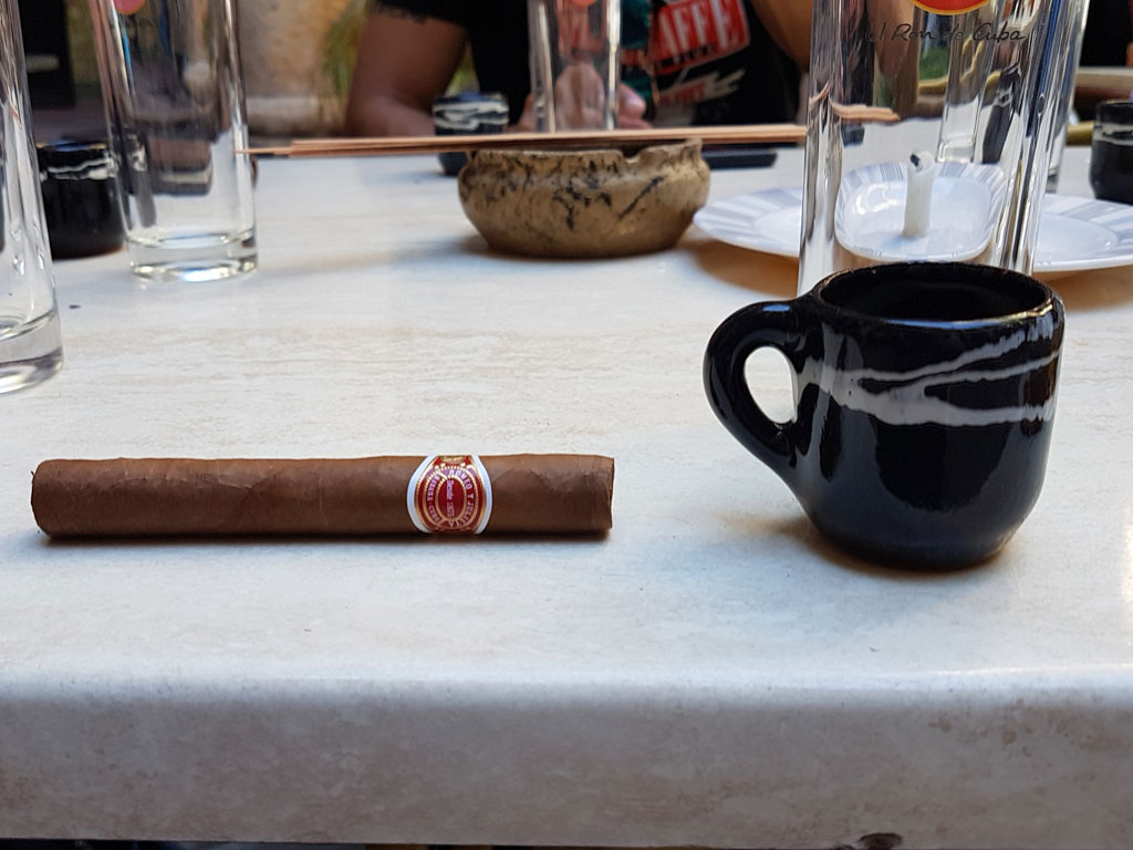 Zigarren und Rum gehören zu Havanna